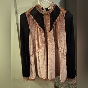 POL Black and Tan Lace Blouse